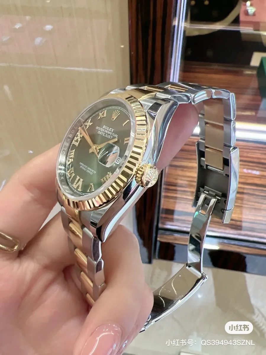 Rolex Datejust 36 904L Steel (Olive Green Dial - Oyster) - View 1