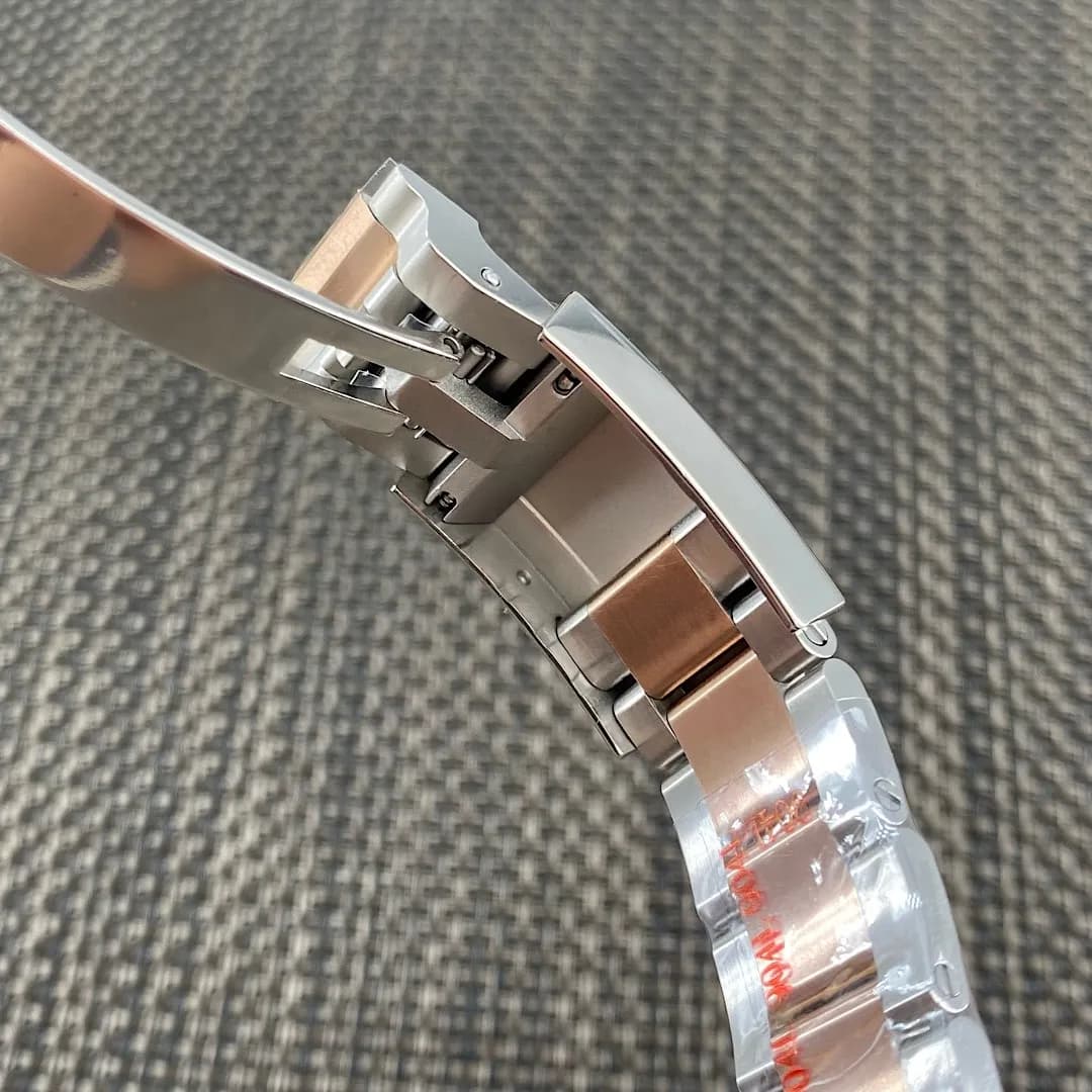 Rolex Yacht-Master 40 Two-Tone Rose Gold (Chocolate Dial) - View 4