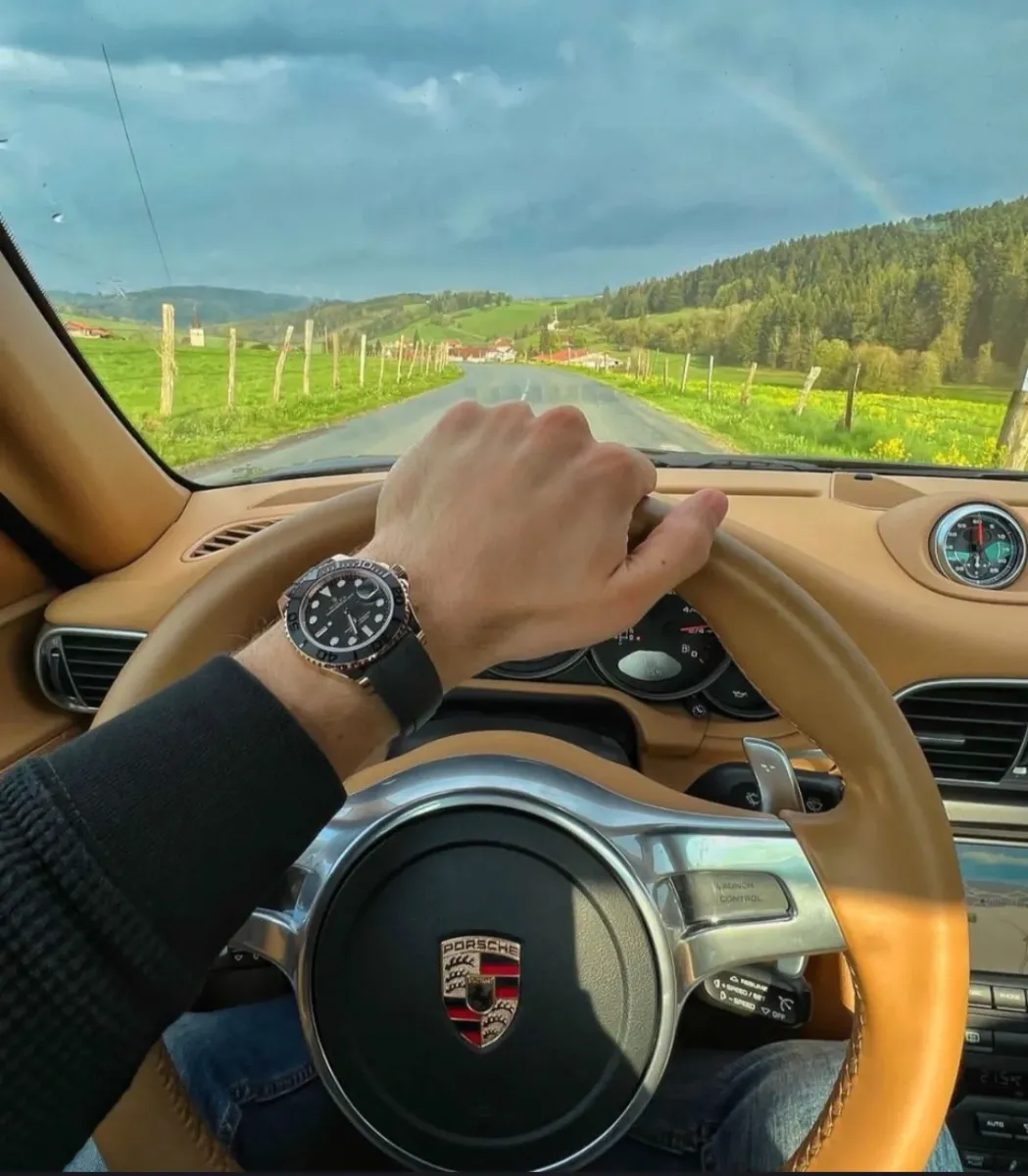 Rolex Yacht-Master 40 Everose Gold (Oysterflex - Black Dial) - View 3