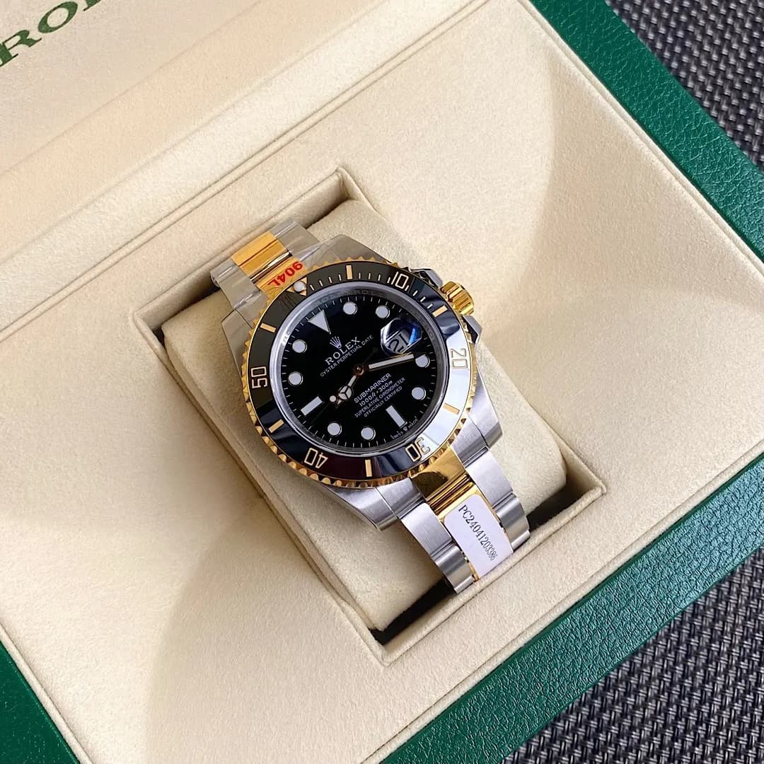 Rolex Submariner 41mm Two-Tone Yellow Gold (Black Dial) - View 2