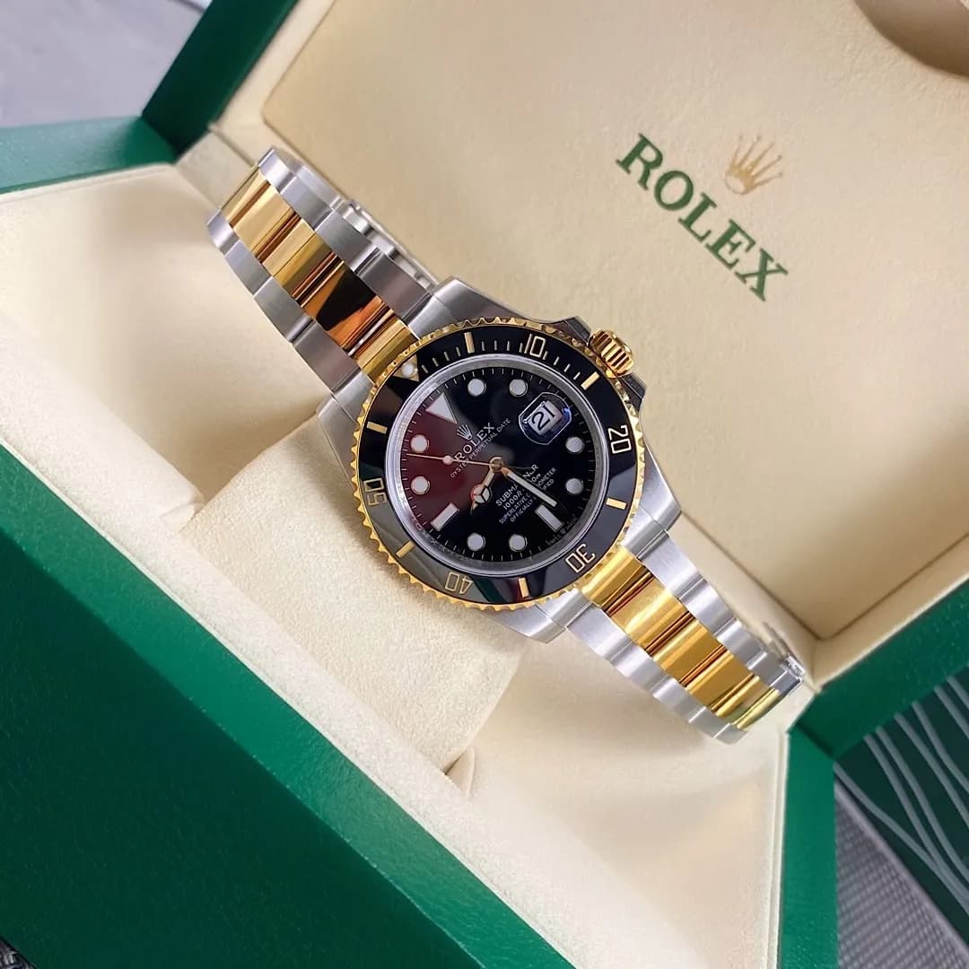Rolex Submariner 41mm Two-Tone Yellow Gold (Black Dial) - View 3