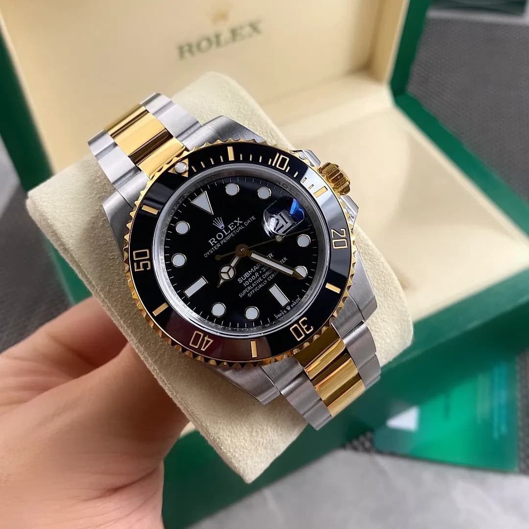 Rolex Submariner 41mm Two-Tone Yellow Gold (Black Dial) - View 6