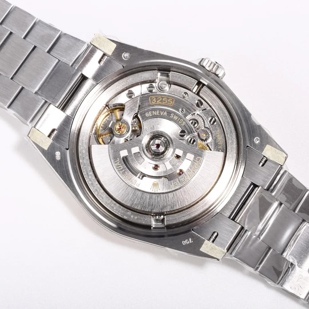 Rolex Day-Date 40 Heavyweight 185G (Gold Dial) - View 2