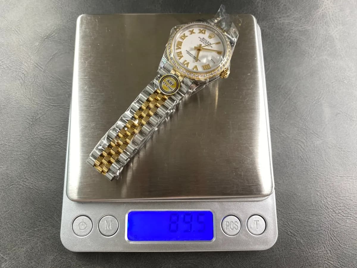 Rolex Datejust 31 Weighted (Silver Sunburst Dial) - View 3