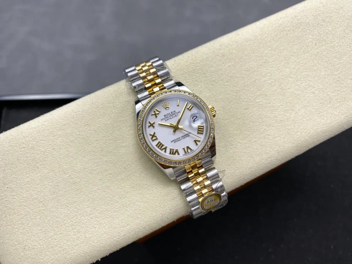 Rolex Datejust 31 Weighted (Silver Sunburst Dial) - View 7