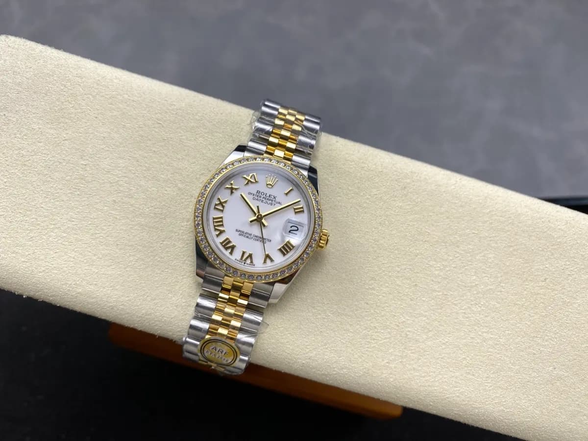Rolex Datejust 31 Weighted (Silver Sunburst Dial) - View 8