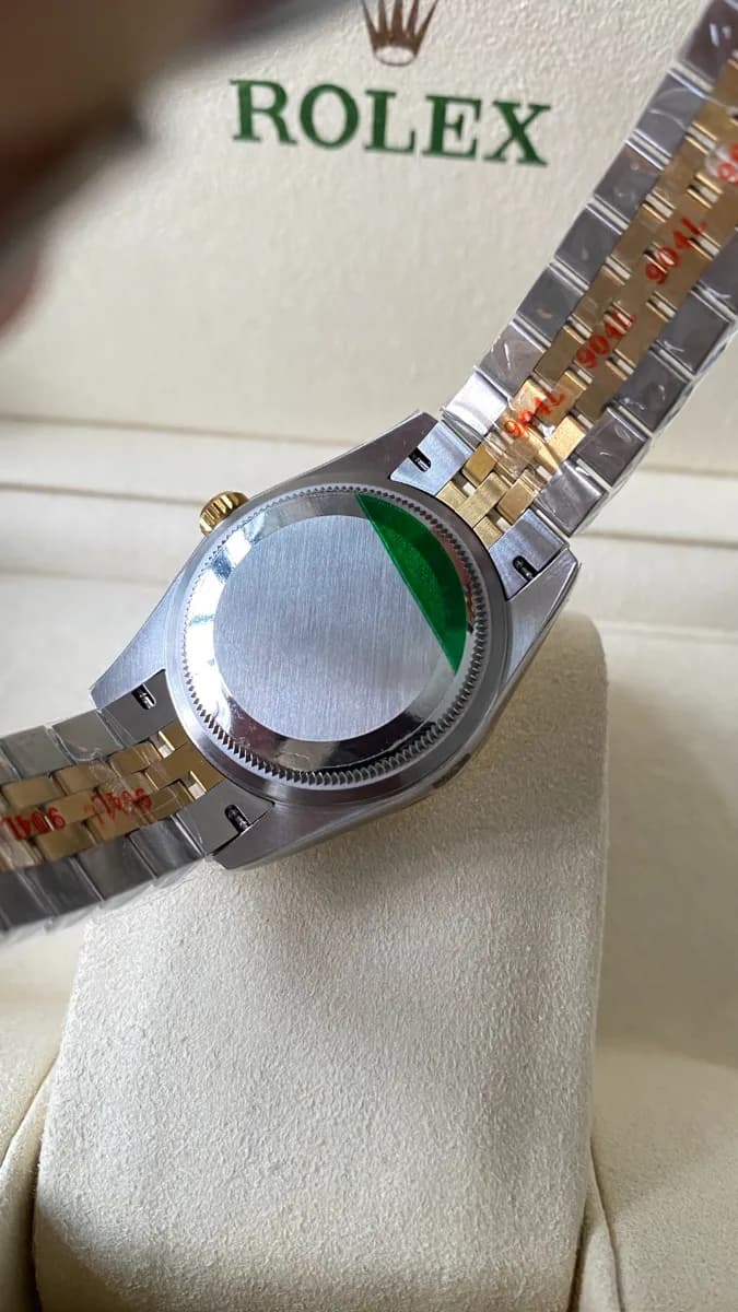 Rolex Datejust 31 Full Rose Gold (Swarovski Bezel - President) - View 4