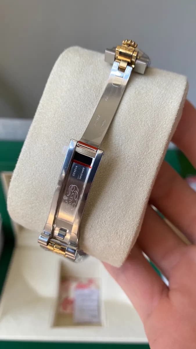 Rolex Datejust 31 Full Rose Gold (Swarovski Bezel - President) - View 6