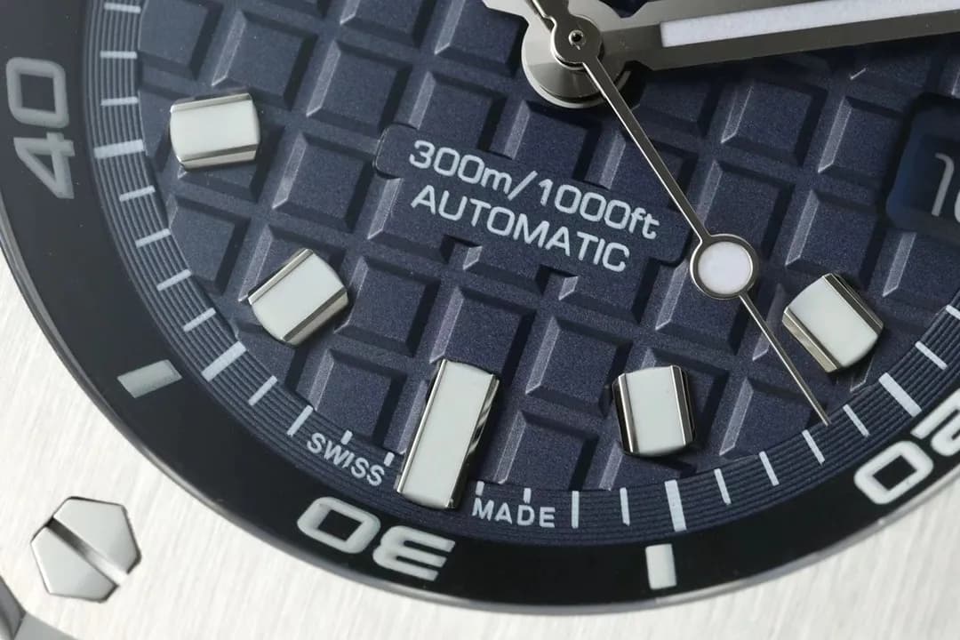AP Royal Oak Offshore Diver 15720 IP Factory 42mm (Black Dial) - View 4