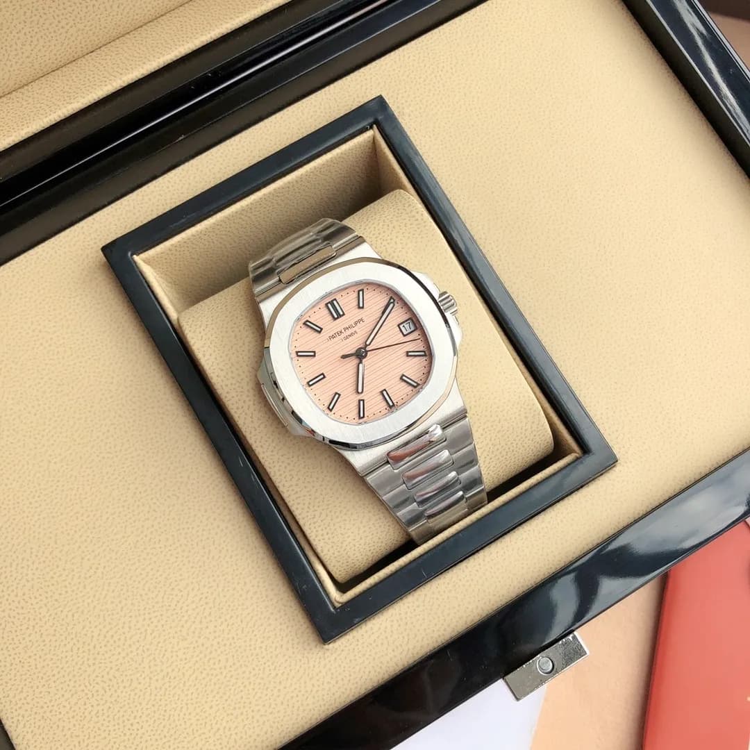 Patek Philippe Nautilus 5711/1A Taiwan Ultimate 40mm (Blue Dial) - View 3