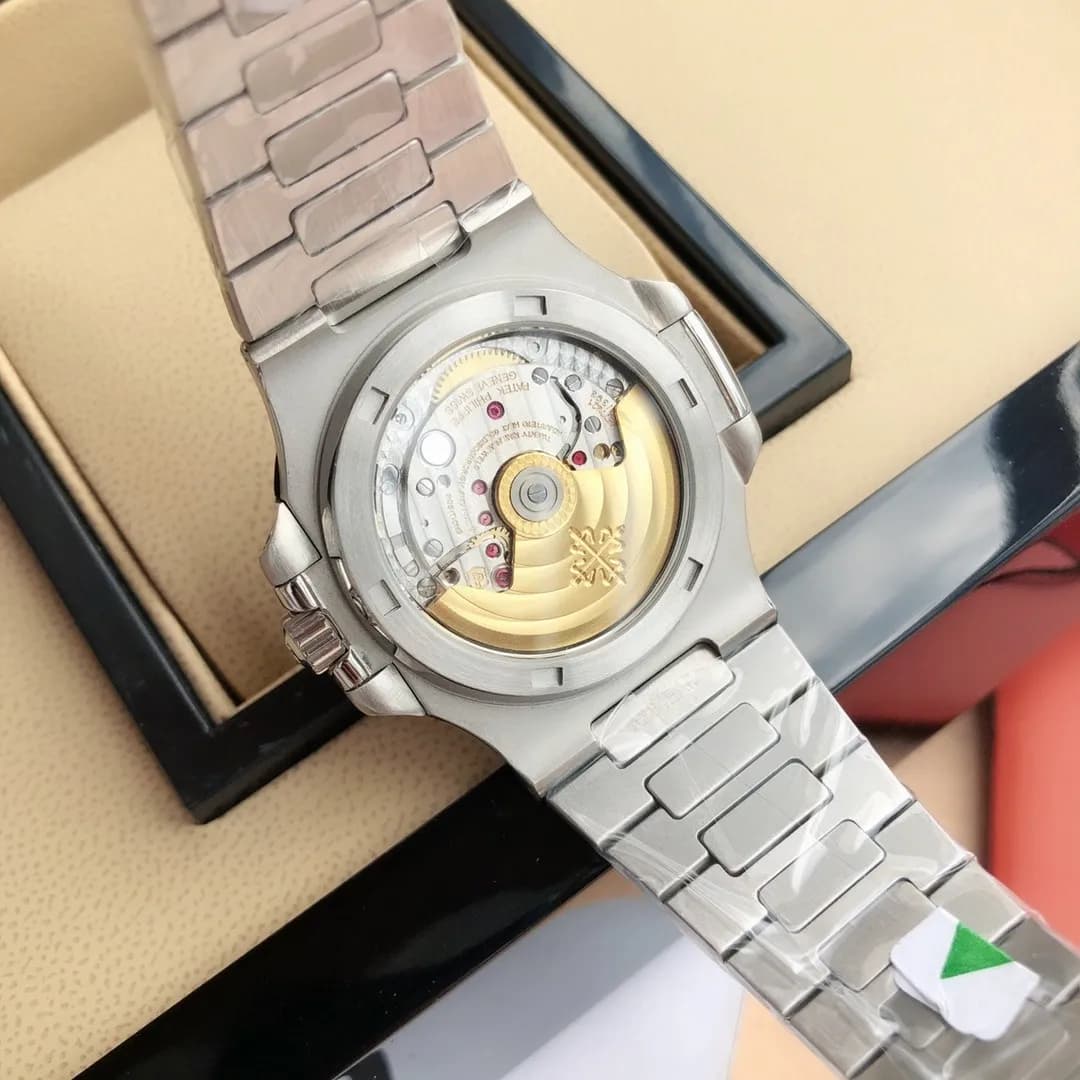 Patek Philippe Nautilus 5711/1A Taiwan Ultimate 40mm (Blue Dial) - View 7