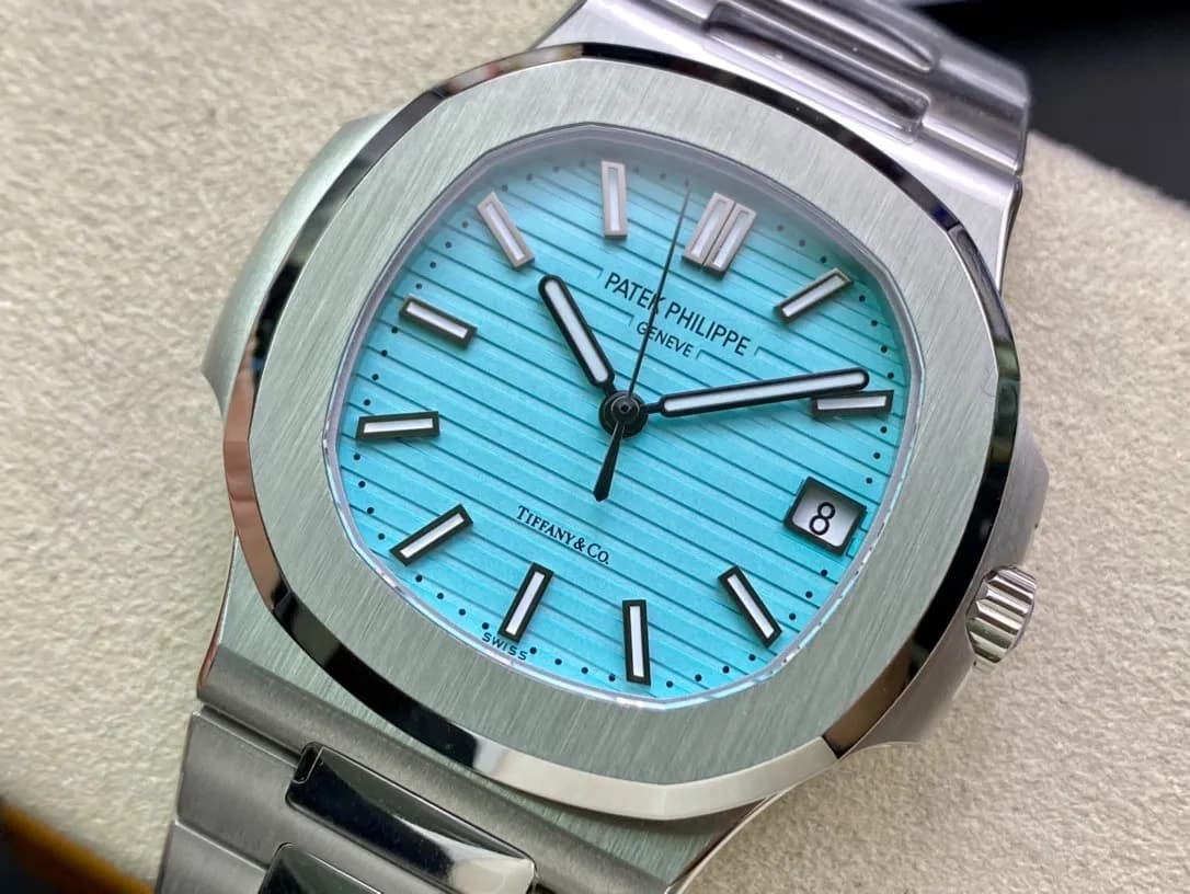 Patek Philippe Nautilus 5711/1A 3K 40mm (Tiffany Blue Dial) - View 1