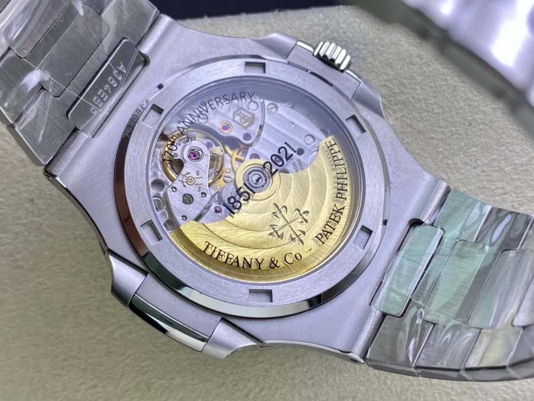 Patek Philippe Nautilus 5711/1A 3K 40mm (Tiffany Blue Dial) - View 5