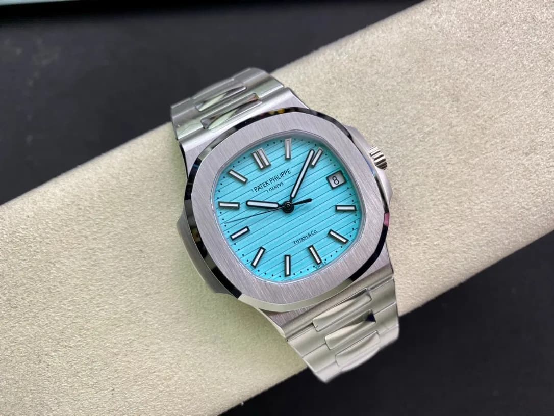Patek Philippe Nautilus 5711/1A 3K 40mm (Tiffany Blue Dial) - View 6