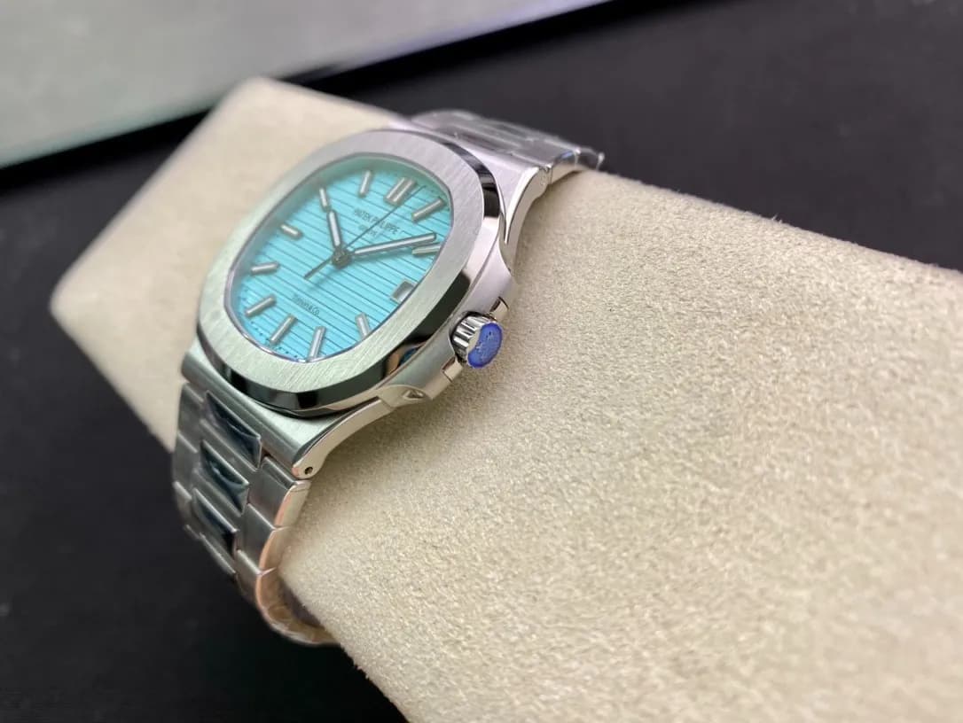 Patek Philippe Nautilus 5711/1A 3K 40mm (Tiffany Blue Dial) - View 7